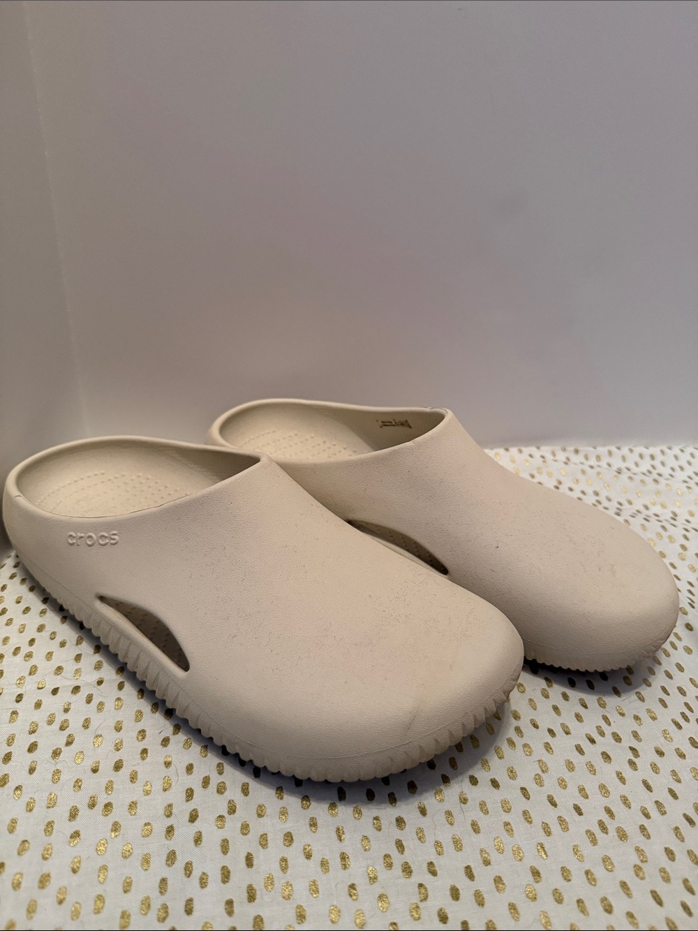 Crocs beige mellow recovery clogs